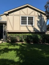 Building Photo - 136 Brookwood Ct