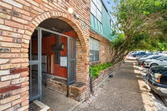 Building Photo - 307 E 31st St
