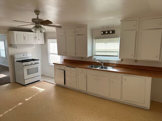 Foto del edificio - 443 S T St