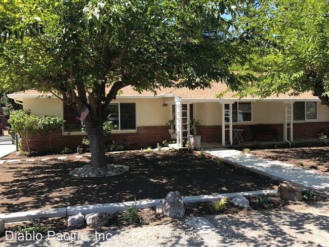 Foto del edificio - 4 br, 2.5 bath House - 4550 Grothman Lane