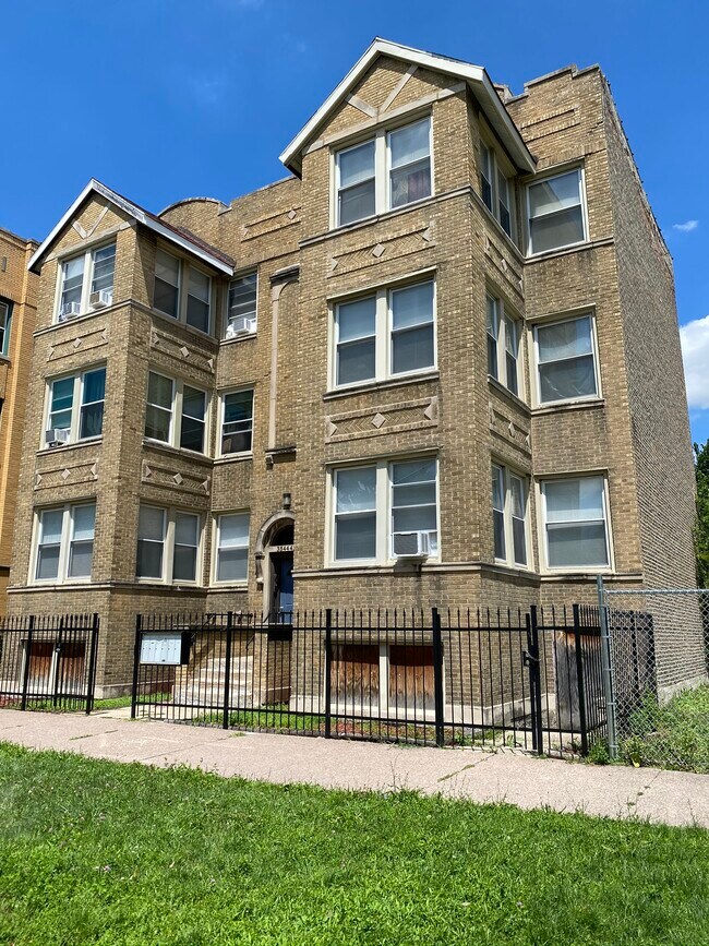 Building Photo - 3542 W Franklin Blvd