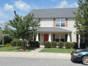 Building Photo - 142 Bridgewater Cir