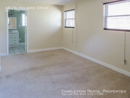 Foto del edificio - 4876 Holbird St