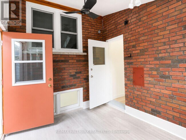 Building Photo - 162 Wishing Well Dr