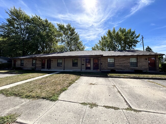 Building Photo - 606 Cumberland Dr