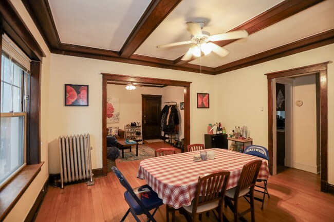 Foto del edificio - 3420 N Lakewood Ave