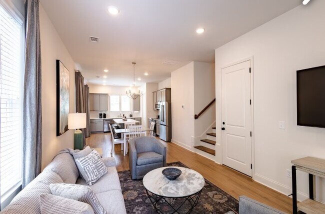 Foto del edificio - 406 N Donahue Dr