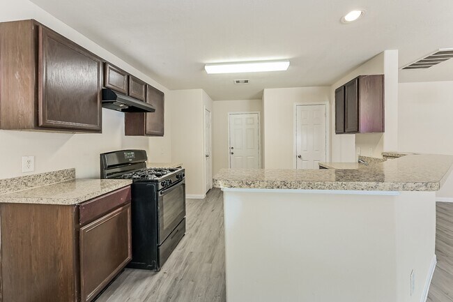 Foto del edificio - 718 North Ella Creek Drive