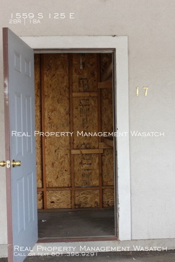 Building Photo - Orem Condo