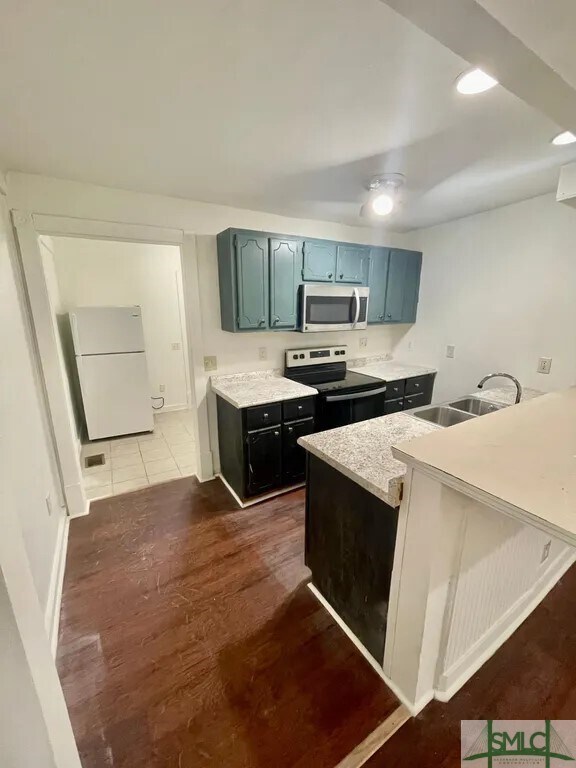 Foto del edificio - 215 W 38th St