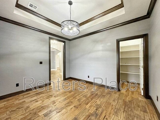 Building Photo - 10387 E 124th St S