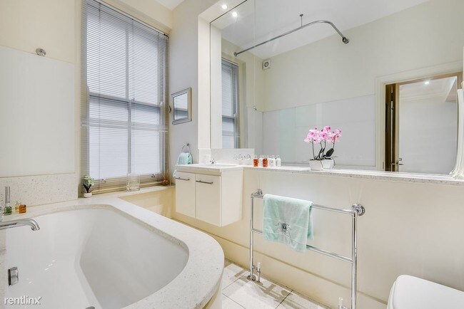 Foto del edificio - 4301 Military Rd NW