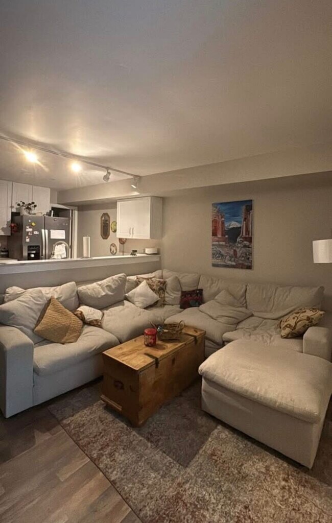 Building Photo - 120 Matthew Ct