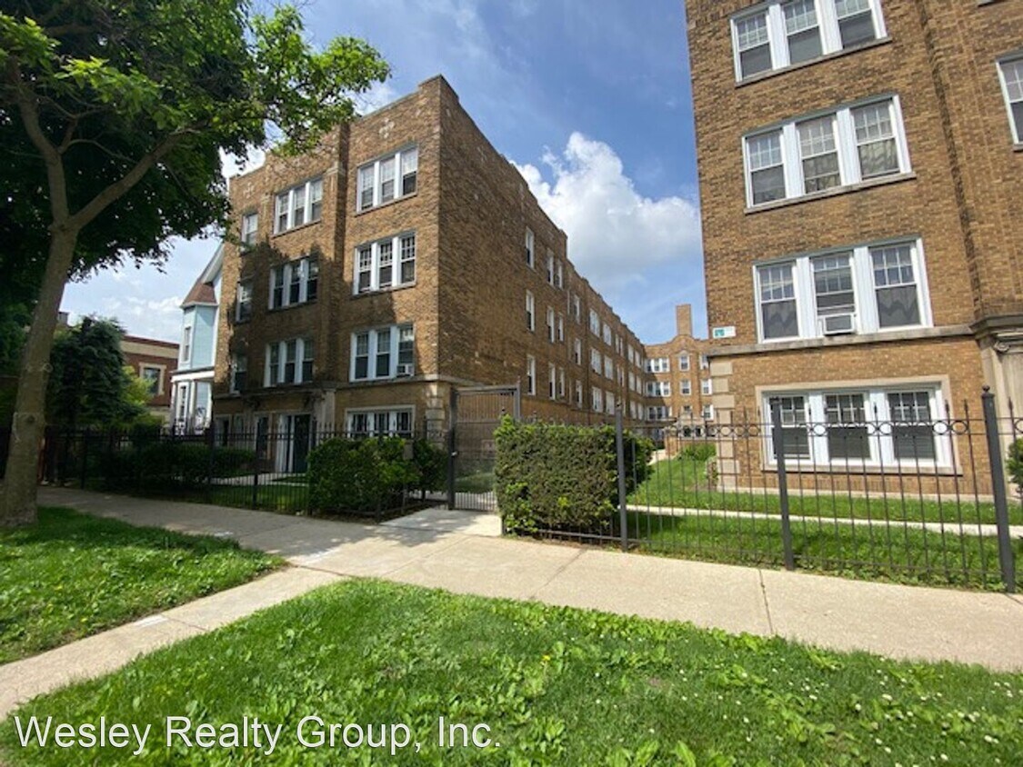 Primary Photo - 4424-4432 N Seeley Ave