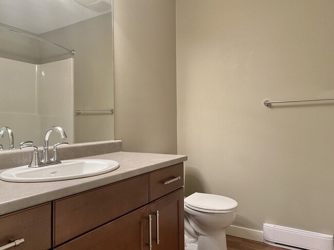 Building Photo - 808-808 S Island Hwy