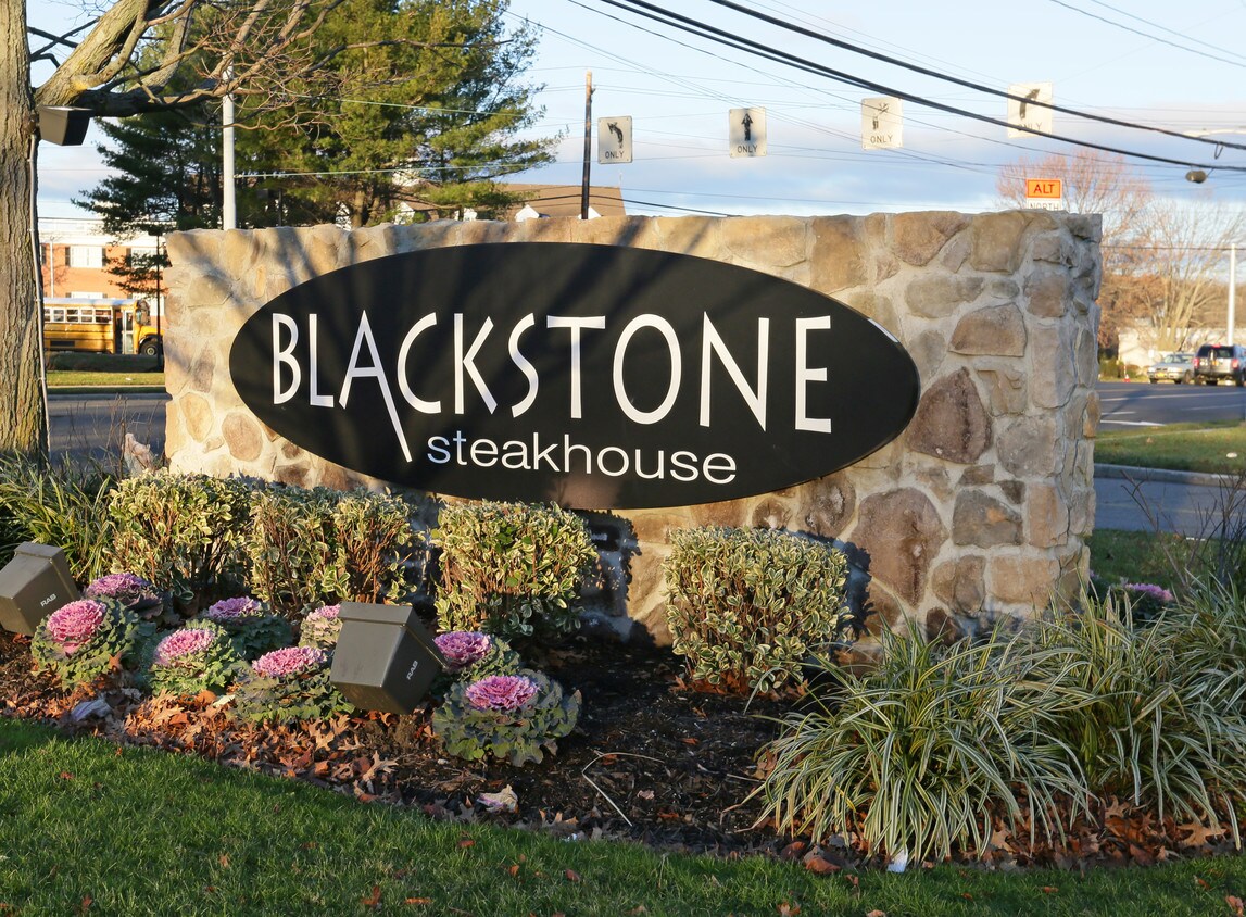 Highland Green Residences Rentals Melville, NY