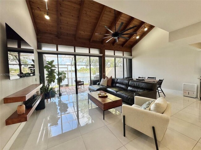 Foto del edificio - 3 bedroom in Pembroke Pines FL 33026