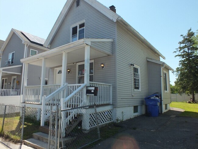 Foto del edificio - 241 Tyler St