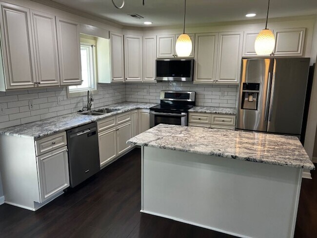 Foto del edificio - Maryville 37803 - 3 bedroom, 2 bath home -...