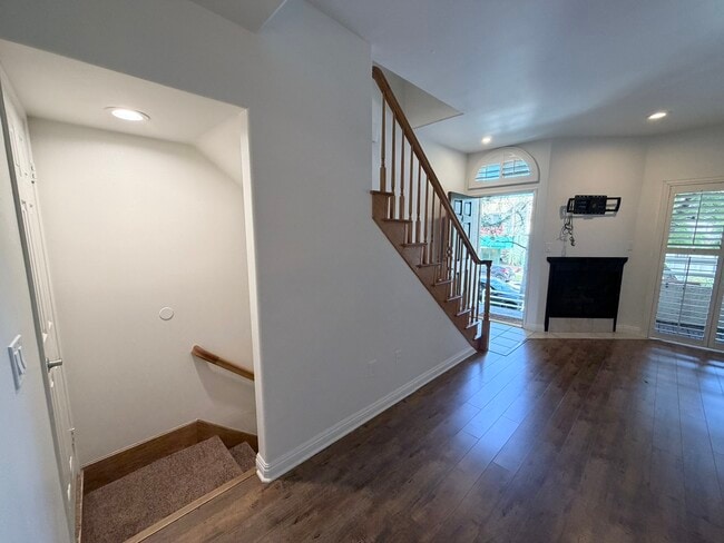 Building Photo - 5145 Yarmouth Ave