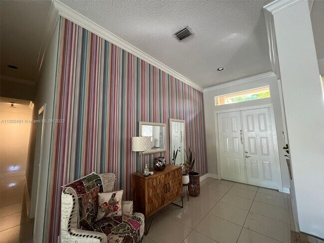 Building Photo - 1600 Blue Jay Cir