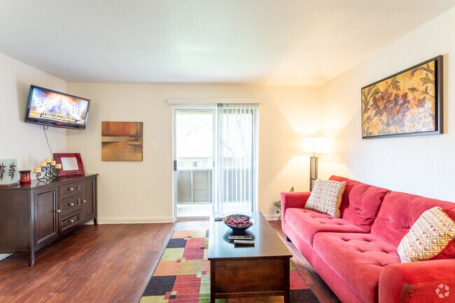 1 habitación, 1 baño, 446 pies cuadrados - Riverside Ranch Apartments