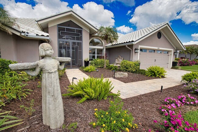 Foto del edificio - Luxury Home with Saltwater Heated Pool, Spa & Spectacular Golf Course Views, and includes Social ...