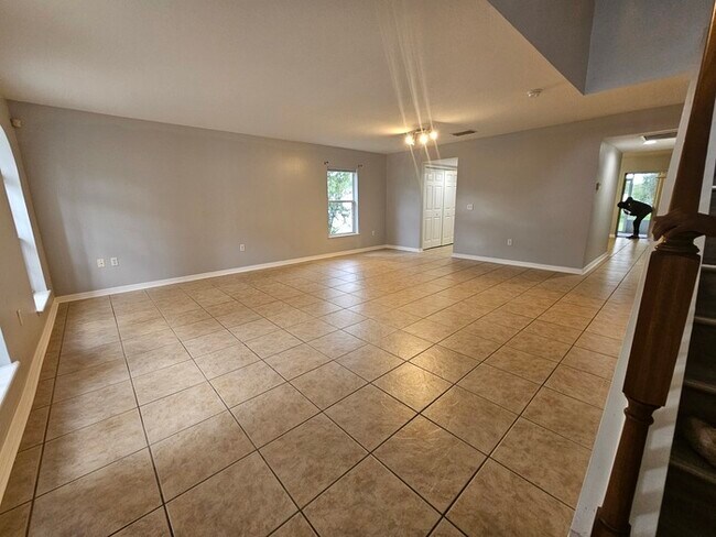 Foto del edificio - Remodeled 4/3.5 Two-story Home for Rent!