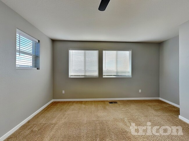 Building Photo - 10239 Southlawn Cir