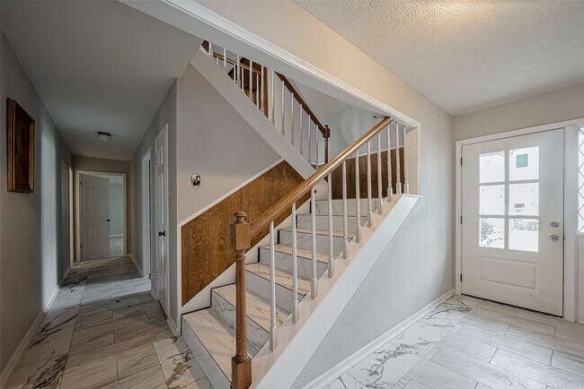 Foto del edificio - 811 Loire Ln