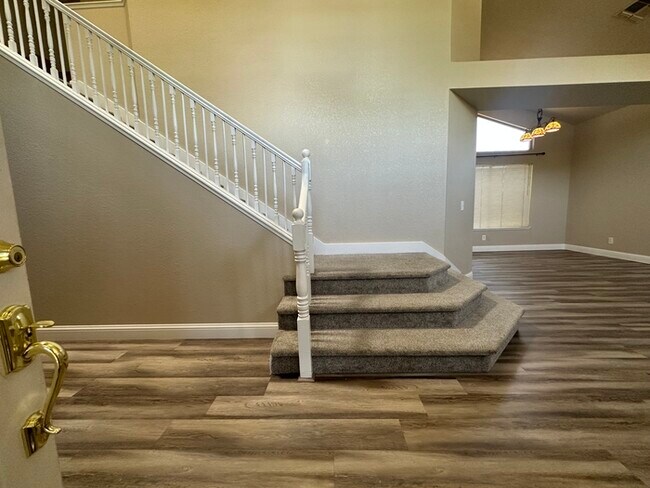 Foto del edificio - 1318 Foxhollow Way