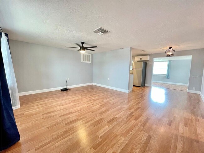 Foto del edificio - 3432 Bedford St