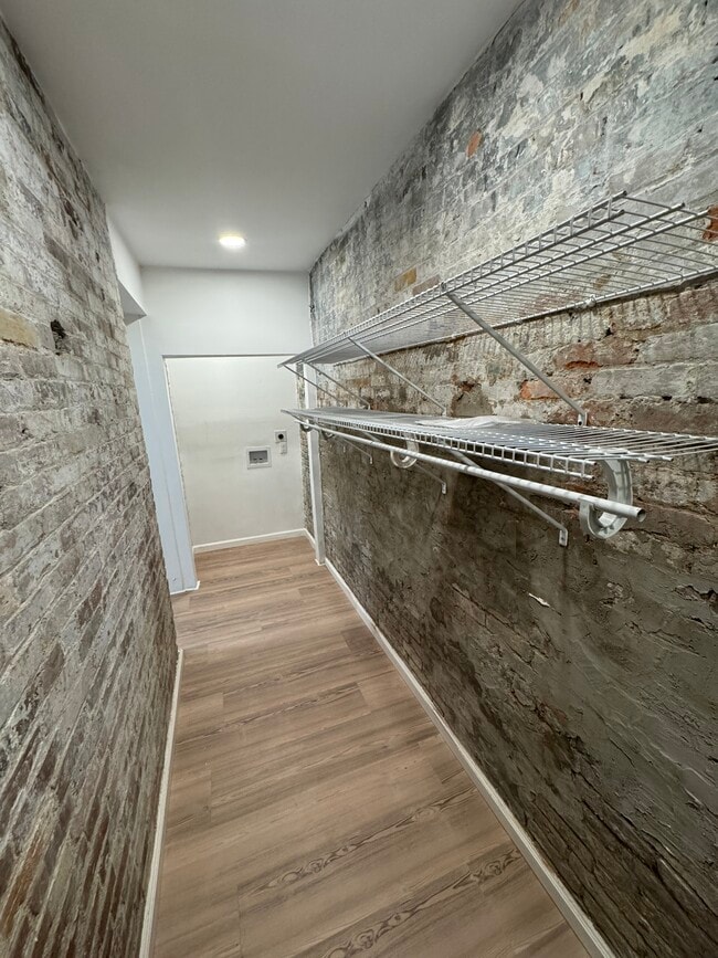 Photo - 839 S Jackson St Apartment