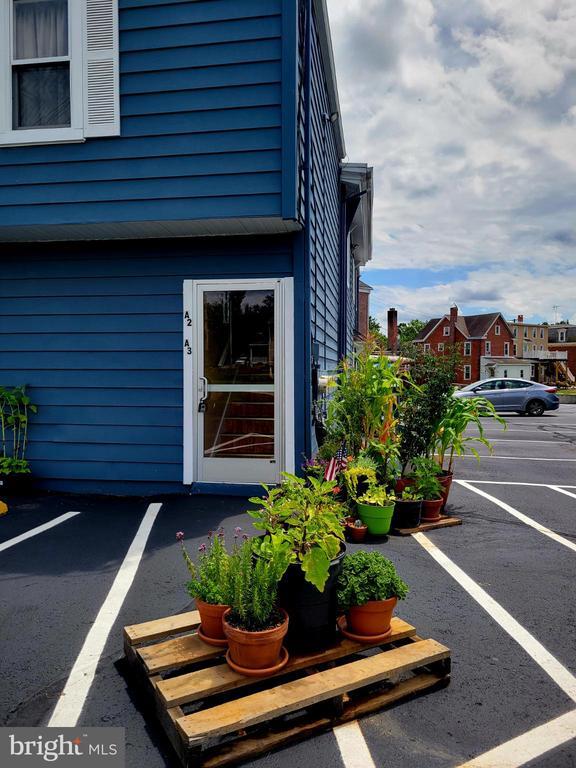 Building Photo - 25 E Bridge St