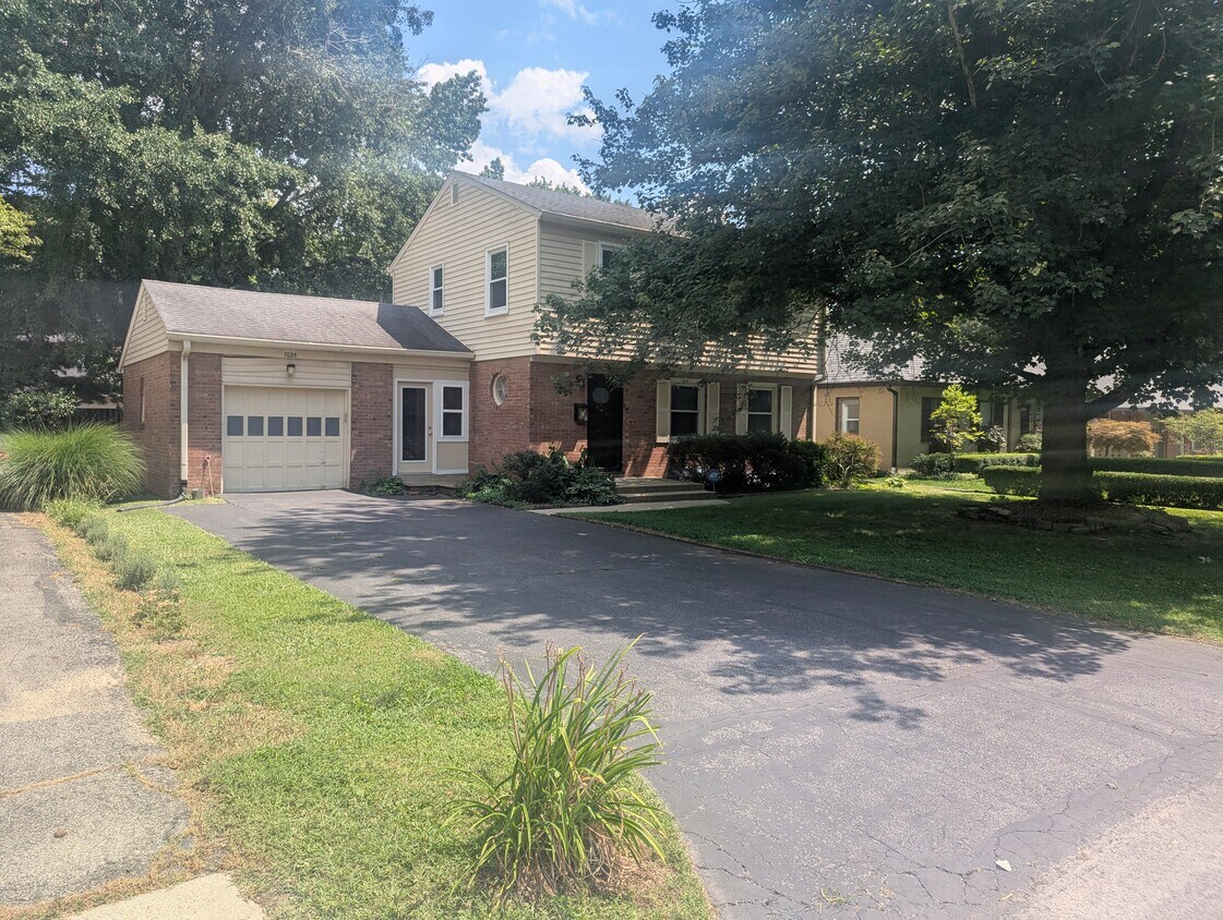 Foto principal - 7035 Warwick Rd