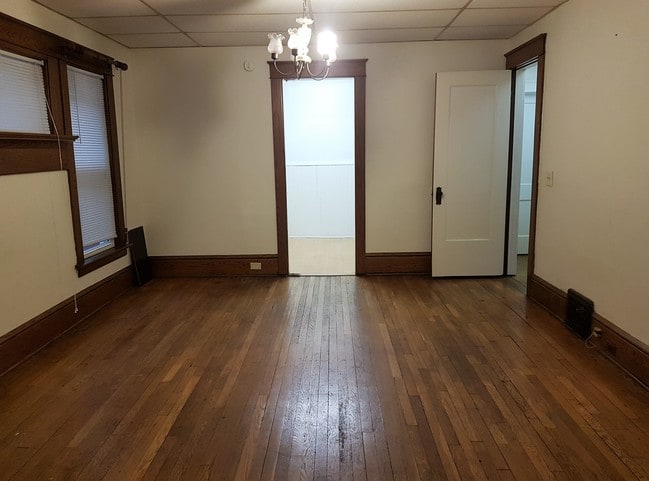 Building Photo - 825 Chestnut St