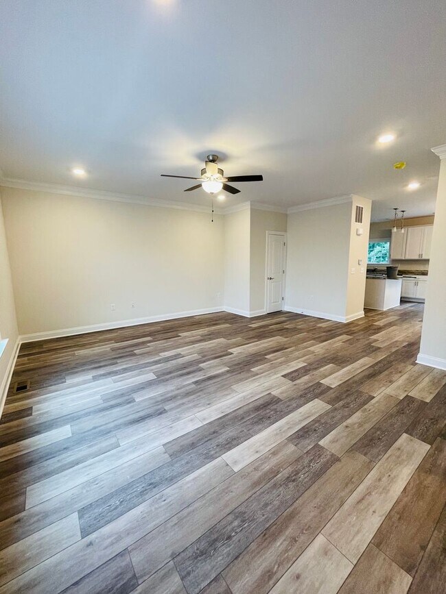 Foto del edificio - Townhouse for Rent in Crescent Ridge