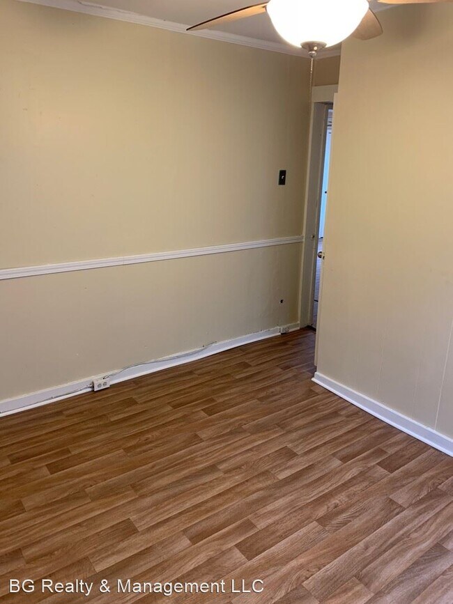 Foto del edificio - 3 br, 1.5 bath House - 309 E Cedar Street