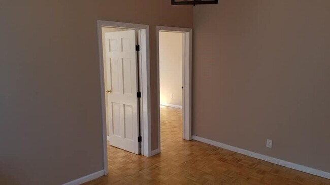 Foto del edificio - 2328 61st St