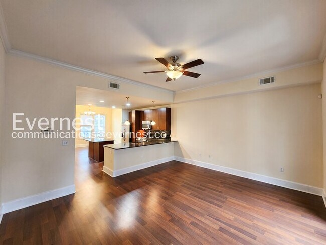 Building Photo - 711 Cosmopolitan Dr NE