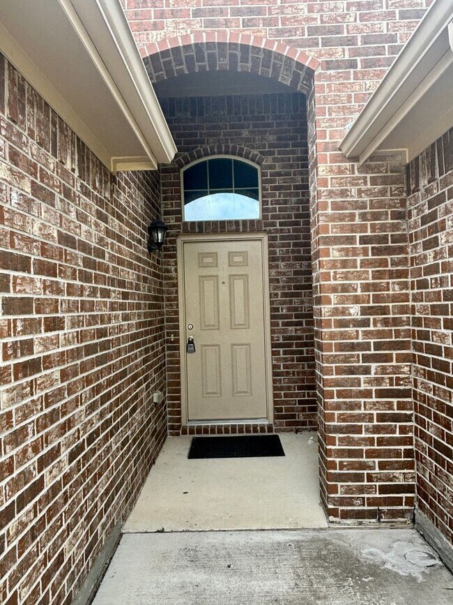 Building Photo - COMING SOON! Greenbelt Views & Giant Yard — Freshly Painted 4BR in Golden Pond
