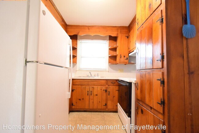 Building Photo - 3 br, 1 bath House - 3302 Boone Trail