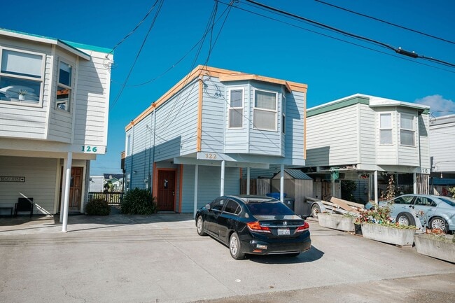 Building Photo - 122 Cod St