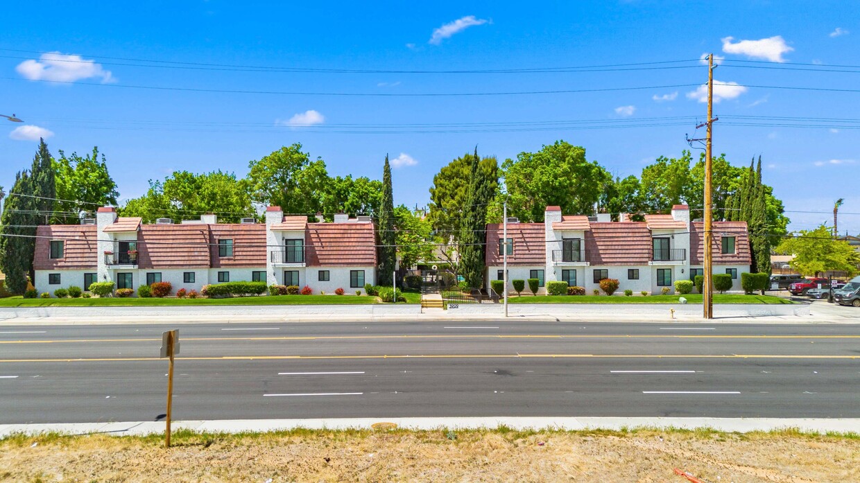 Primary Photo - 39129 10th St W