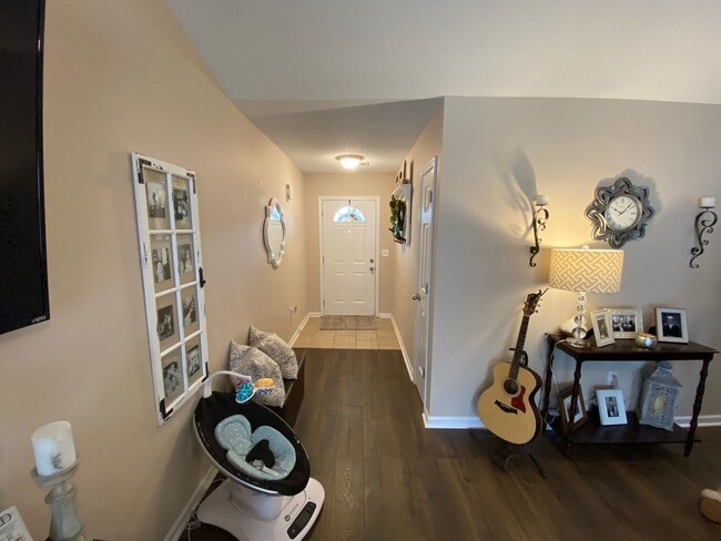 Building Photo - Moore - Cute 3BR/2BA with Oversized Garage...