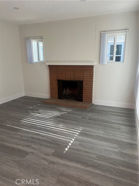 Foto del edificio - 635 Palm Dr