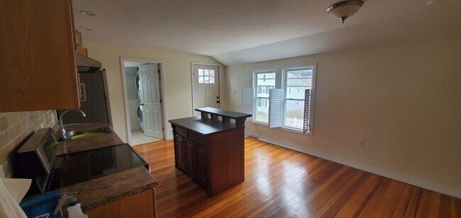 Foto del edificio - 90 S Main St