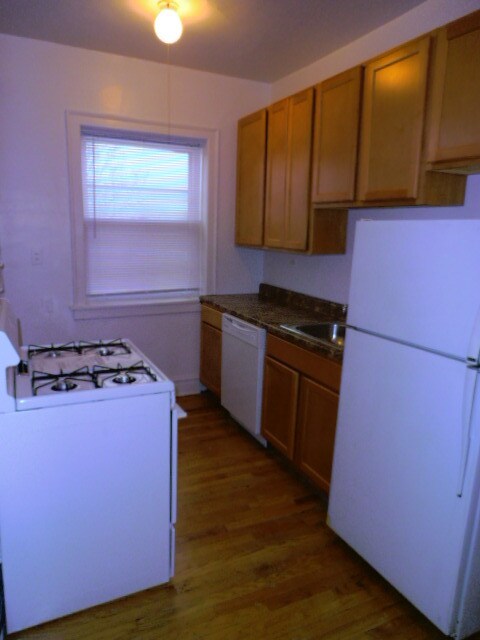 Building Photo - 1239 W North Shore Ave