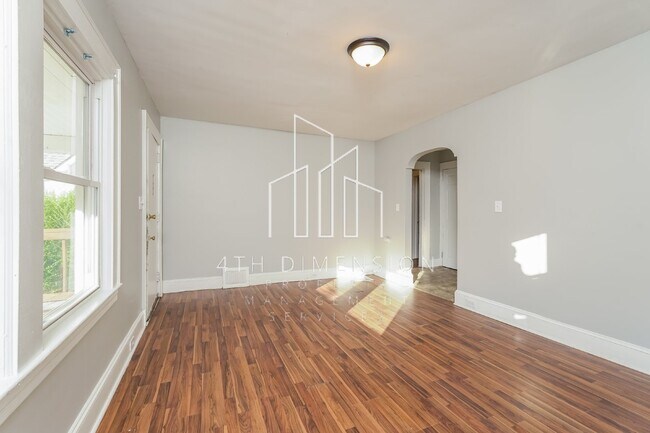 Building Photo - ***Accepting Housing Vouchers***   Discoun...