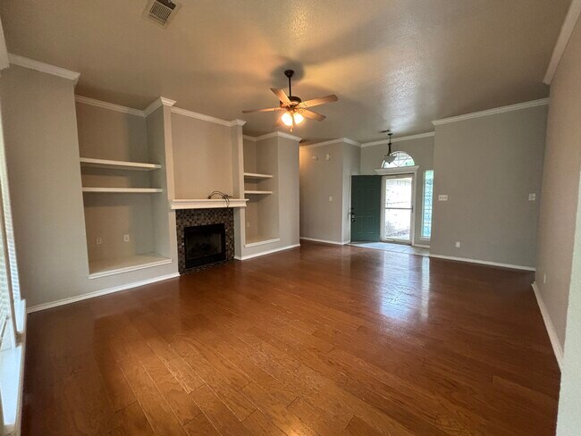 Building Photo - 1806 Sand Stone
